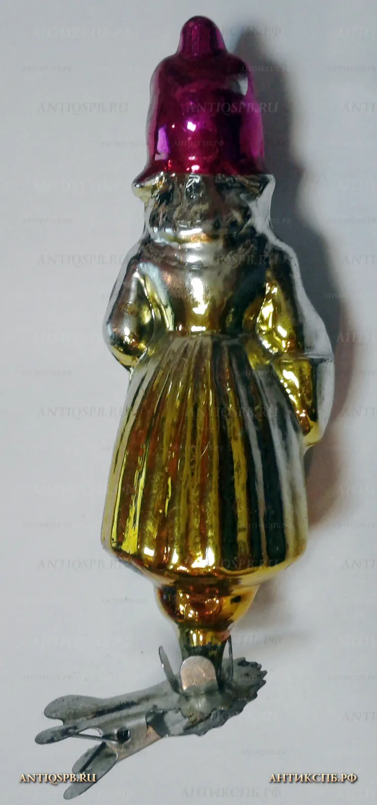 Елочная игрушка стеклянная "Девочка с корзиной". Сер. ХХ века. №21189.9